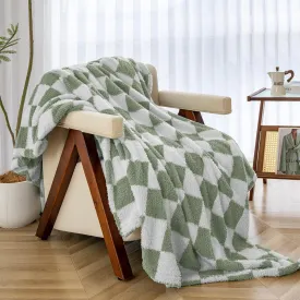 LURKA Checkered Bed Throw Blanket - Soft Cozy Fluffy Throw Blankets for Couch, Sofa, Chair, Bed, Picnic, Travel - Lightweight and Warm Bedding Decor (Green, Throw(50"x60"))